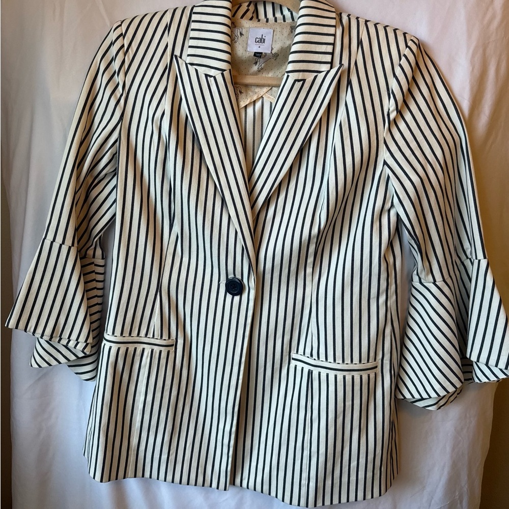 Cabi Striped Blazer Size 4 White Black Ruffle Sleeve Chic Jacket - Picture 2 of 8